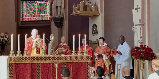 Biskop Bernt Eidsvig feirer messe i St. Olav domkirke, Oslo, 29. juli 2023.  